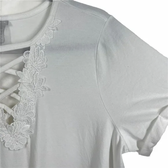 Torrid Embroidered Blouse 1X White Floral - Picture 6 of 8